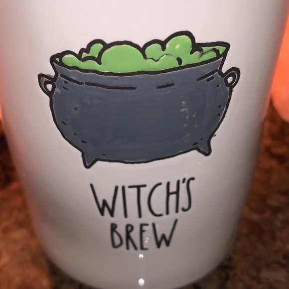 Rae Dunn Witch’s Brew Candle By Magenta Richly Scented Midnight Apple - Picture 2 of 9